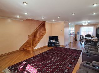 15043 77th Rd, Flushing, NY 11367