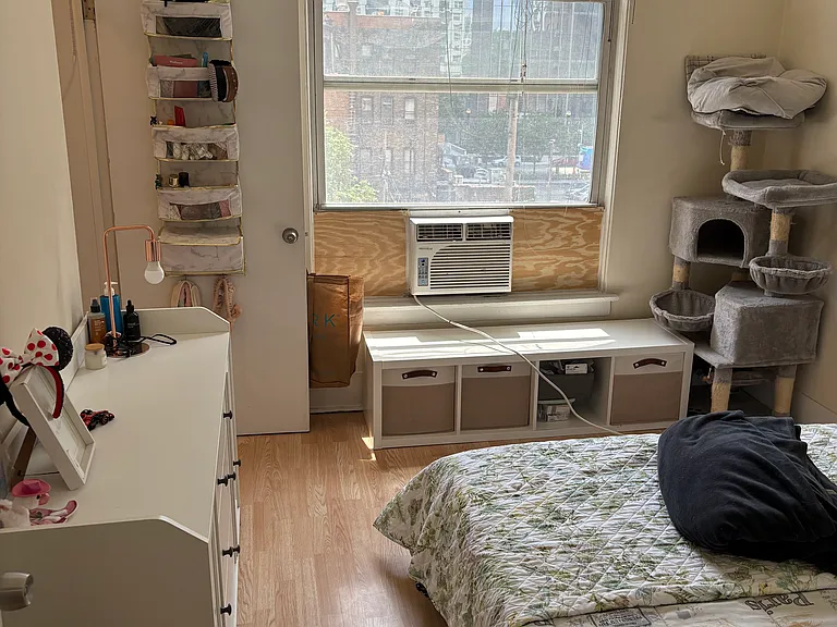 830 N State St #4SW — Photo 9