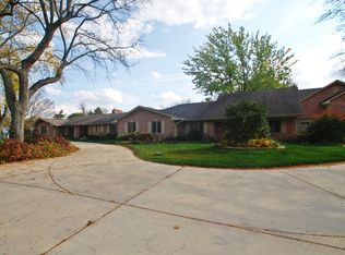 34W191 Country Club Rd, St Charles, IL 60174