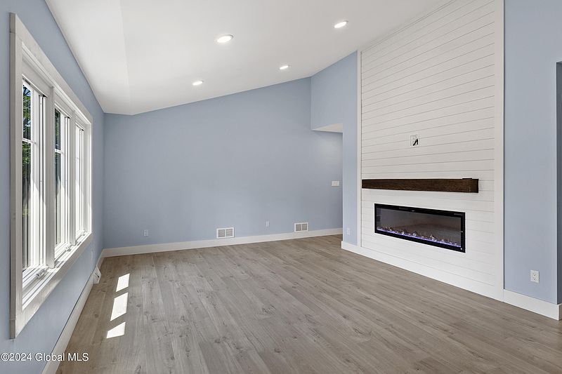 4th image of 43 Goodman Road