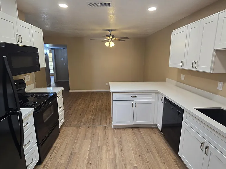 5128 W Surrey Ave — Photo 17