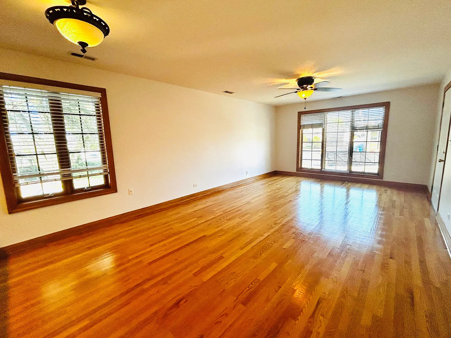 3 bed, 1200 sqft, $2,300 — Photo 3