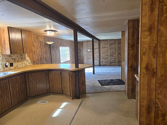 3rd image of 1701 N Glenbrook Rd