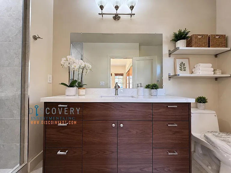 611 Clayton Ave — Photo 9