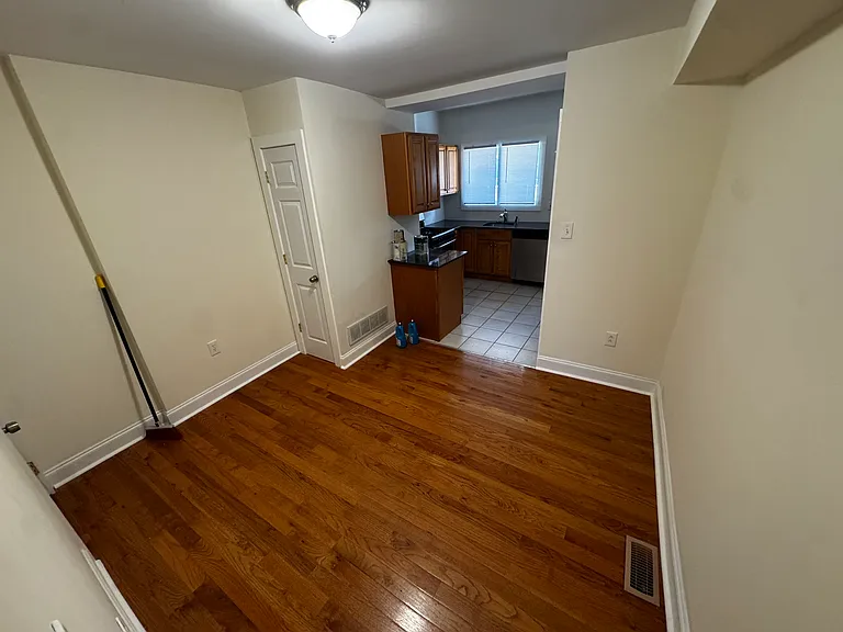 1236 Peters St — Photo 3