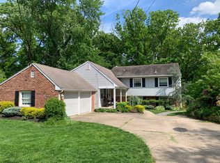 225 Redstone Rdg, Cherry Hill, NJ 08034