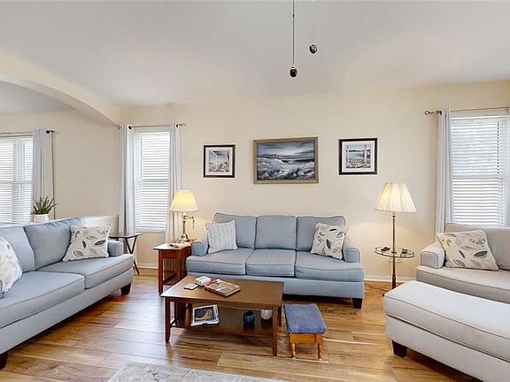 5th image of 7740 Blue Spring Dr
