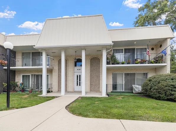 4114 W 99th St APT C, Oak Lawn, IL 60453