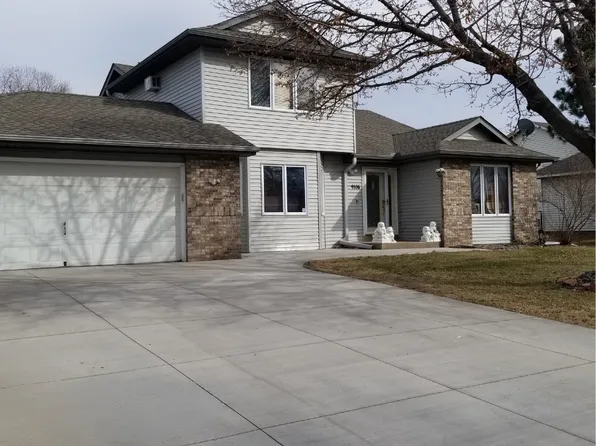 9106 Woodhall Xing N, Brooklyn Park, MN 55443