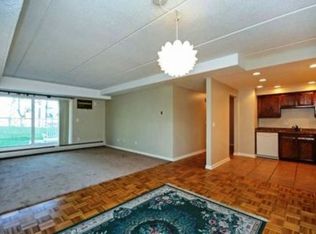4820 Park Commons Dr APT 17, Saint Louis Park, MN 55416