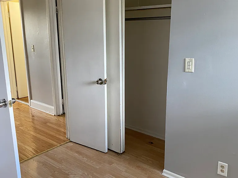 441 Greentree Ln — Photo 19
