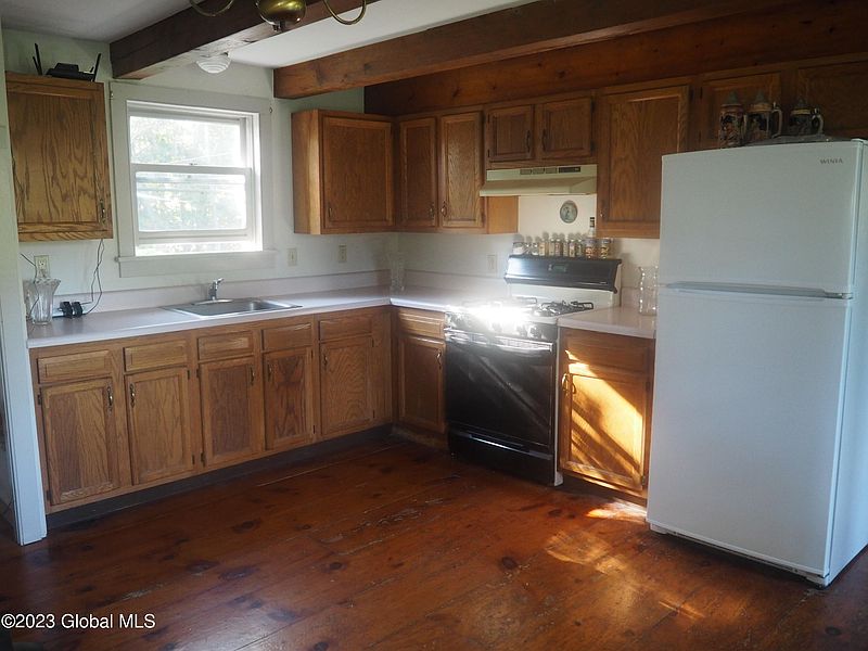 2nd image of 621 Sodom Road