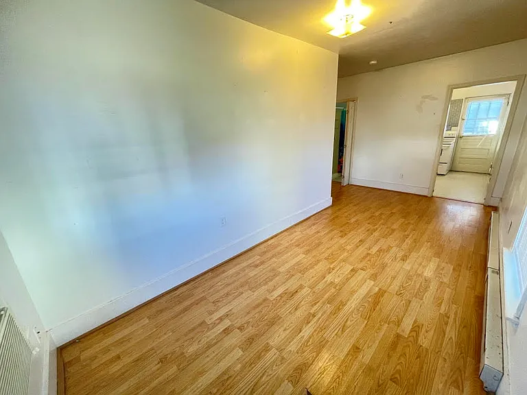 2272 Chestnut Ave #3 — Photo 3