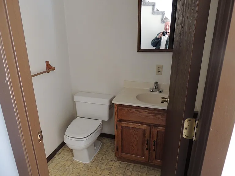 109 McGrew Dr — Photo 5