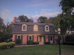 1064 Kirtland Ln, Lakewood, OH