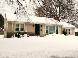 40 Dixie Ave, Warwick, RI 02889