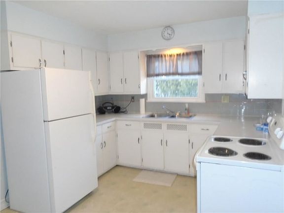 2nd image of 4 Elmwood Ave