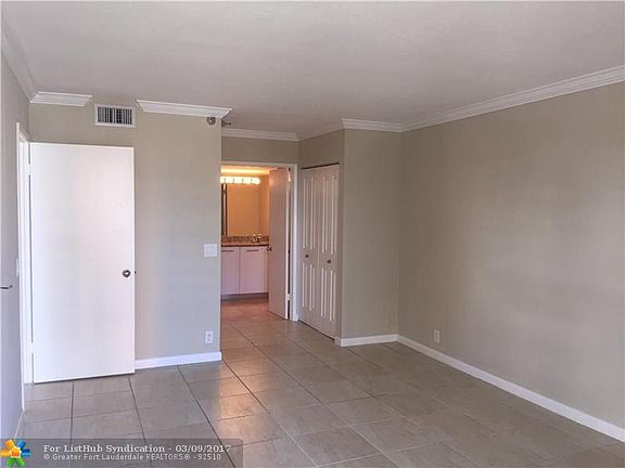 3rd image of 3300 NE 191st St APT 517