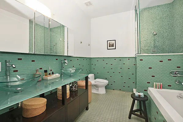 Sold by Corcoran | media 21