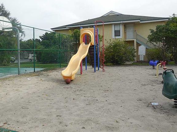 5th image of 4008 NW 87th Ave #4008