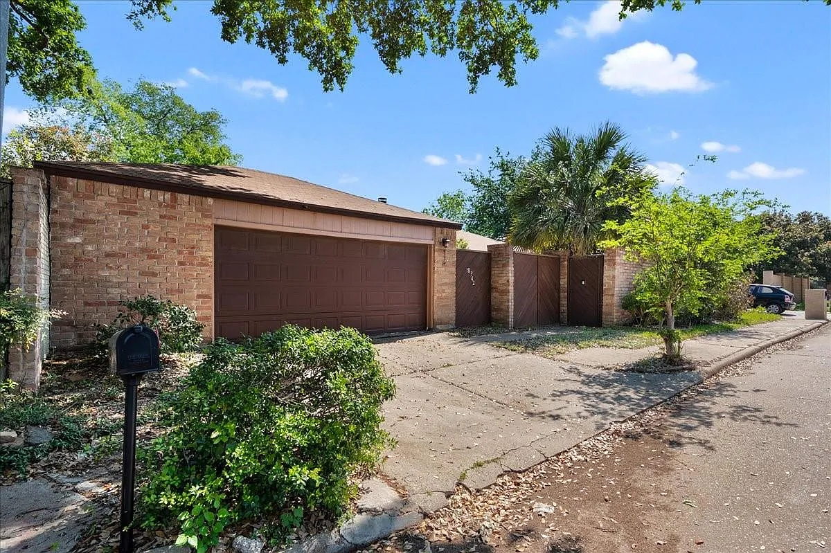 3 bed, 2.0 bath, 1520 sqft, $1,950 — Photo 2