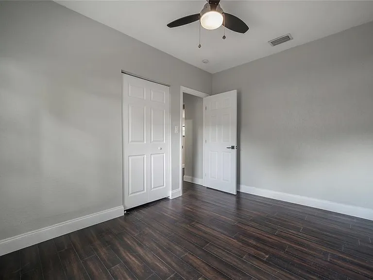 1222 E Curtis St — Photo 12