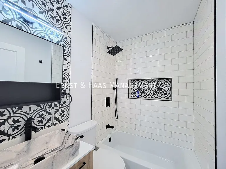 5019 Ashworth St — Photo 16
