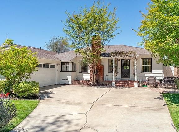 3rd image of 1403 E Lael Dr