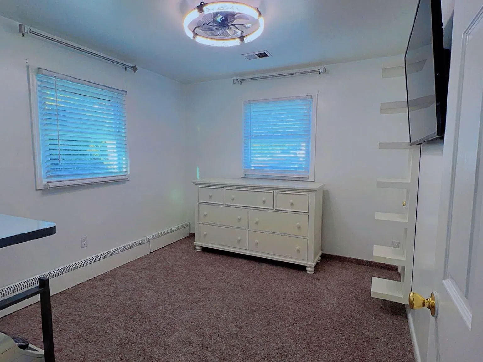 4 bed, 1800 sqft, $2,900 — Photo 3