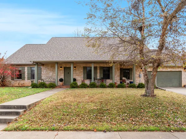 4444 E Kanata Court, Springfield, MO 65802