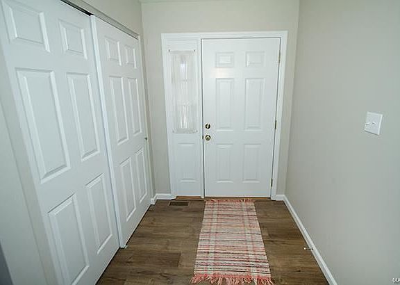 3rd image of 1211 White Oak Ct