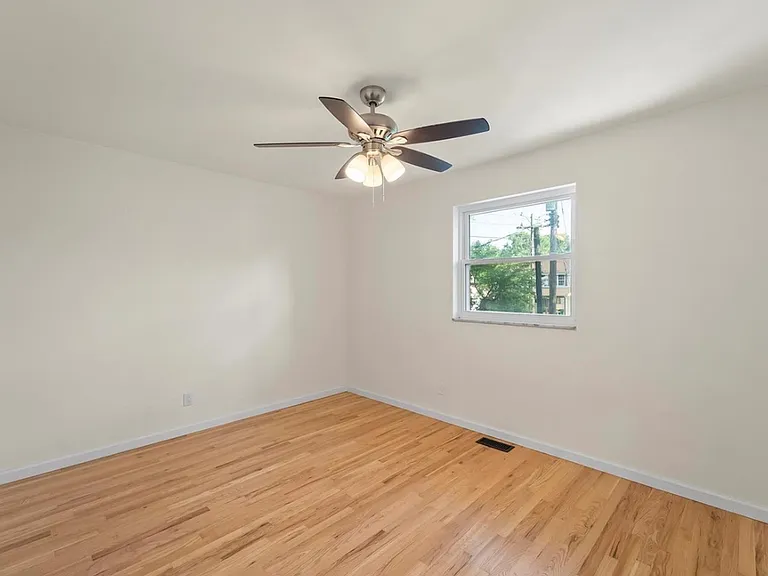 405 Fontainebleau — Photo 11