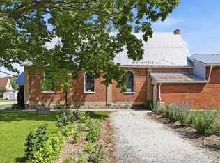 22 Melville St #A, Clearview, ON L0M 1P0
