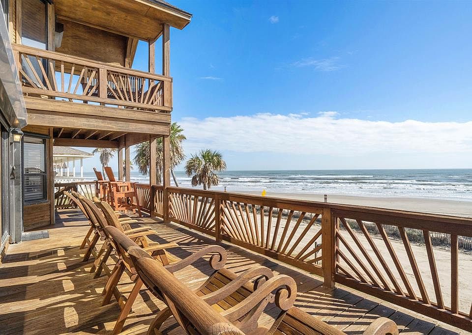 Covered and uncovered patios/decks - all facing the gulf! Where are the drinks?