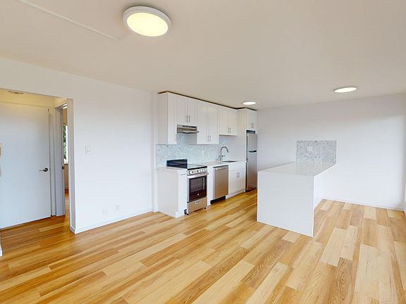 2nd image of 3420 Market St APT 6