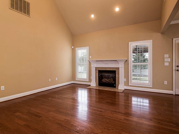 5th image of 4700 Treybrooke Ln