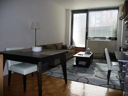 Rented by Citi Habitats | media 31