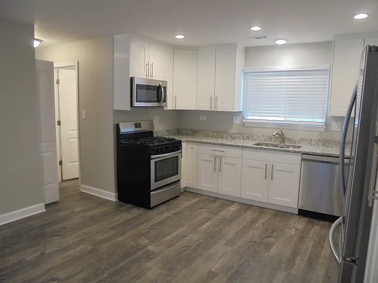 408 Sunset Ln — Photo 8