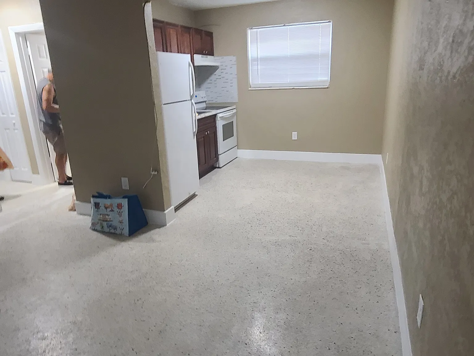 2 bed, 800 sqft, $2,000 — Photo 4