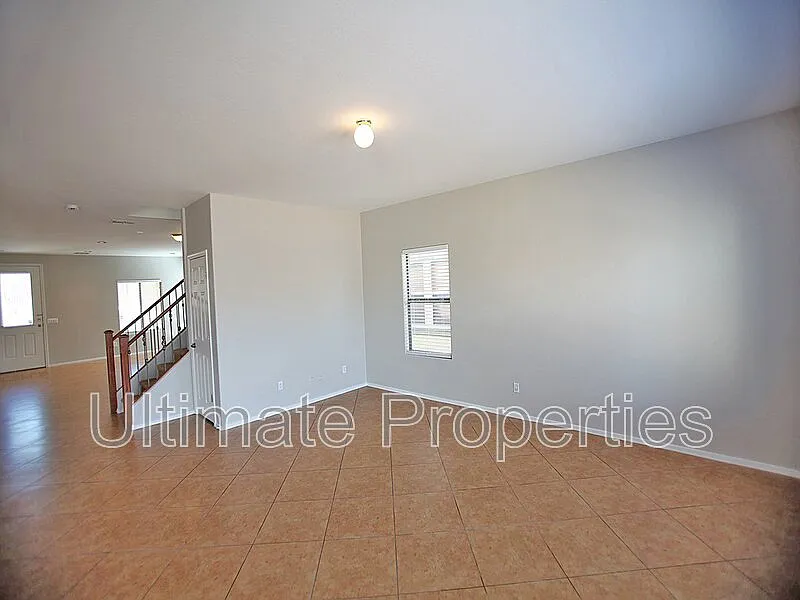 4 bed, 2.5 bath, 2661 sqft, $2,195 — Photo 4