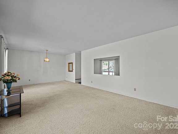 5th image of 4 Dunleer Ln