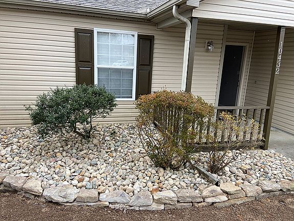 Front patio and entrance