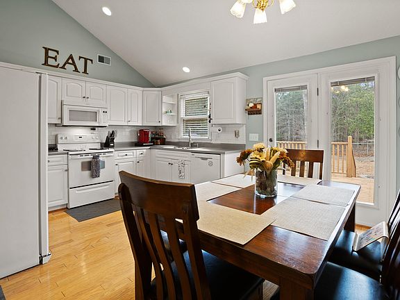 4th image of 116 Pear Ct