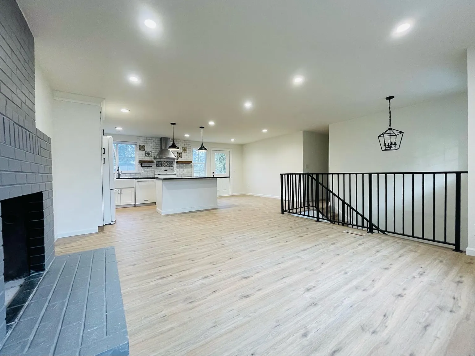 4 bed, 1800 sqft, $3,250 — Photo 3