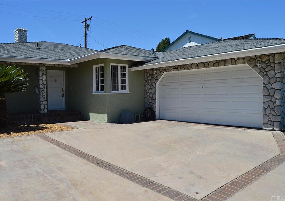 1st image of 23607 Evalyn Ave