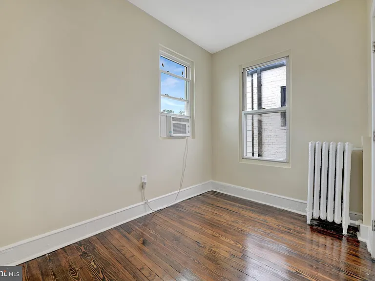 618 Columbia Rd NW — Photo 10