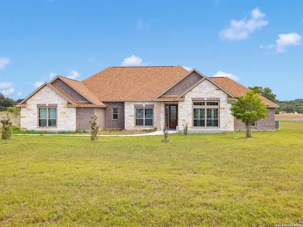 936 MARTINGALE, Bandera, TX 78003