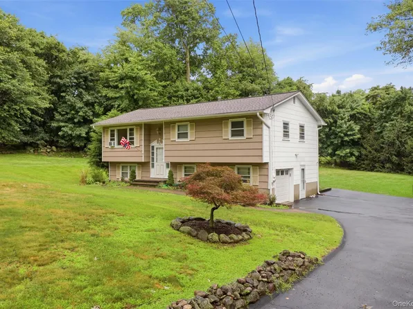 3 Larch Court, Suffern, NY 10901
