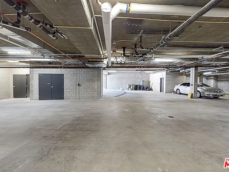 1070 S Bedford St #205 — Photo 36