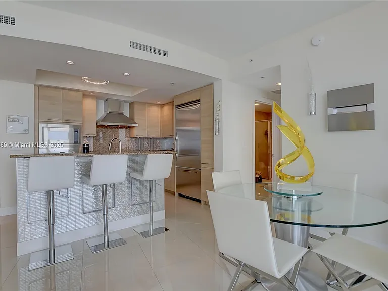 1 N Ocean Blvd #1011 — Photo 9